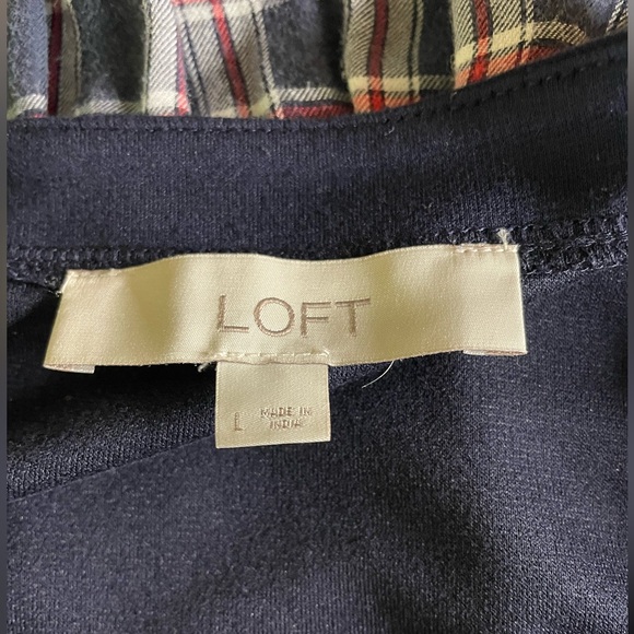 Loft Women’s Large Navy Blue Plaid Mixed Media Bell Cuff Lightweight Top - Picture 5 of 6
